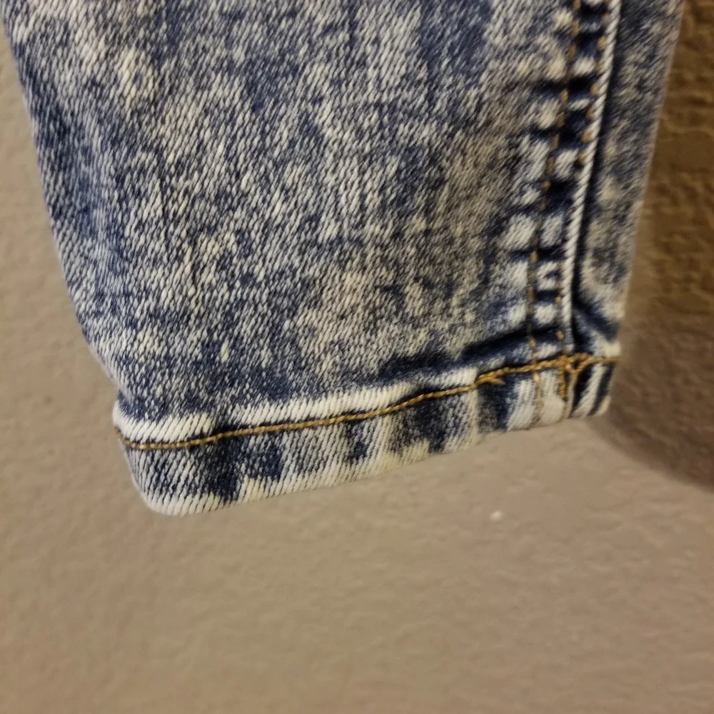 SO Girls Acid Wash Blue Jeans Whiskering Sanding on Legs Size 12